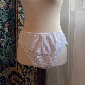 Brand new Savage x Fenty White Iridescent Lace Panty with Decorative Buttons XL